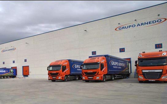 almacenes logísticos colindantes en El Centro de Transporte y Logística del Grupo Arnedo La Rioja
